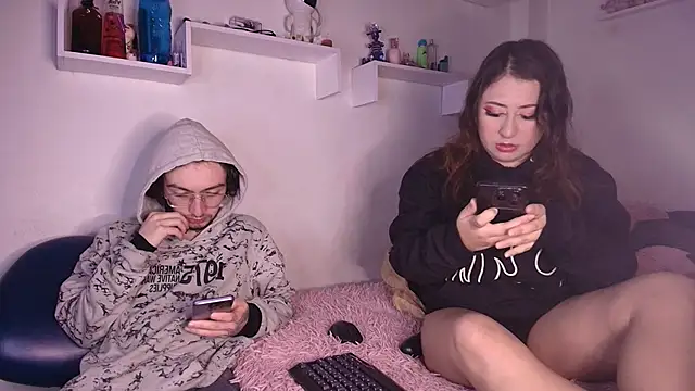 Snapshot of annyharriis chatting on 15, 12, 2025 annyharriis online show from 15, 12, 2025