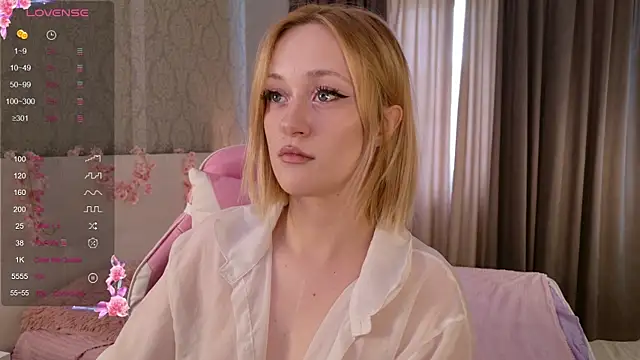 Snapshot of HeyMonkey_ chatting on 20, 10, 2025 HeyMonkey online show from 20, 10, 2025