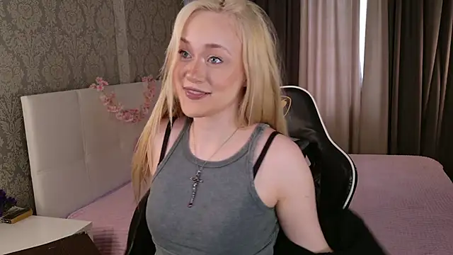 Snapshot of HeyMonkey_ chatting on 13, 2, 2026 HeyMonkey online show from 13, 2, 2026