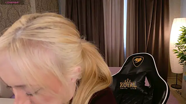 Snapshot of HeyMonkey_ chatting on 18, 2, 2026 HeyMonkey online show from 18, 2, 2026