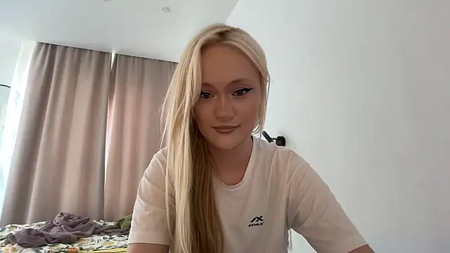 Snapshot of HeyMonkey_ chatting on 3, 6, 2026 HeyMonkey online show from 3, 6, 2026