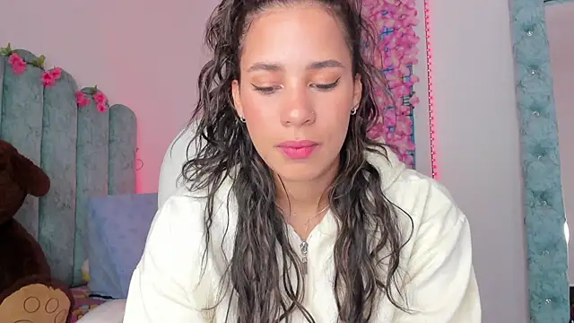 Camila Smith 22 online show from 9, 9, 2025