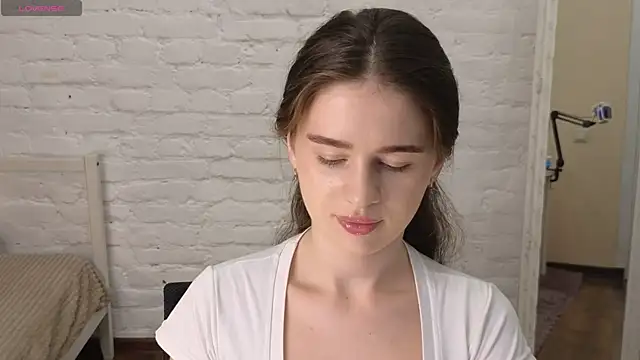 Snapshot of Olivia_Farrell chatting on 21, 9, 2025 Olivia Farrell online show from 21, 9, 2025