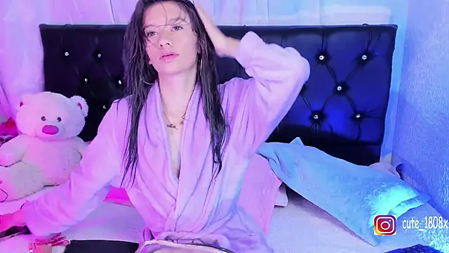 Snapshot of Sofiia_cute_ chatting on 18, 10, 2025 Sofiia cute  online show from 18, 10, 2025