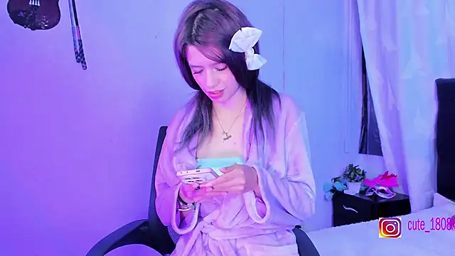 Snapshot of Sofiia_cute_ chatting on 21, 10, 2025 Sofiia cute  online show from 21, 10, 2025