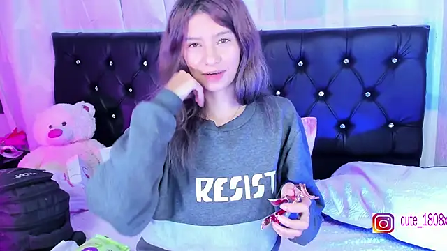 Snapshot of Sofiia_cute_ chatting on 28, 10, 2025 Sofiia cute  online show from 28, 10, 2025