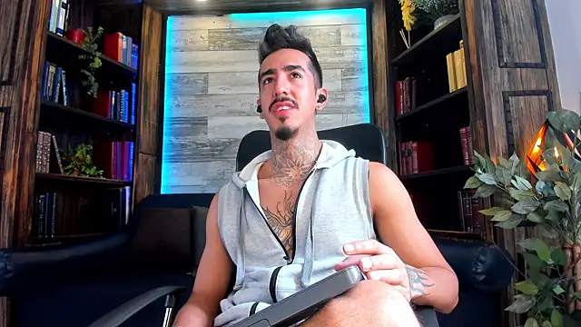 Donovan Desmond online show from 4, 12, 2025