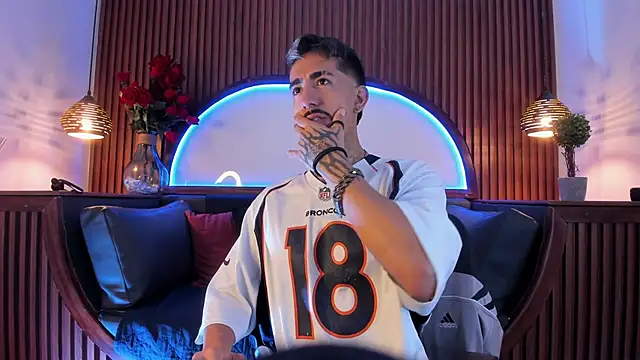 Snapshot of Donovan_Desmond chatting on 16, 1, 2026 Donovan Desmond online show from 16, 1, 2026