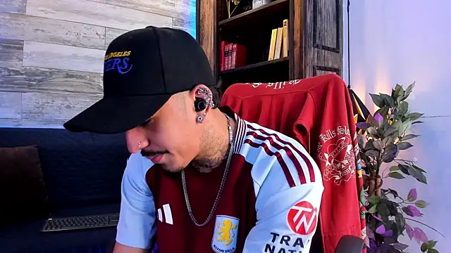 Snapshot of Donovan_Desmond chatting on 12, 2, 2026 Donovan Desmond online show from 12, 2, 2026