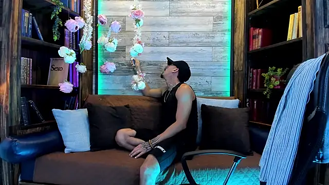 Snapshot of Donovan_Desmond chatting on 13, 2, 2026 Donovan Desmond online show from 13, 2, 2026