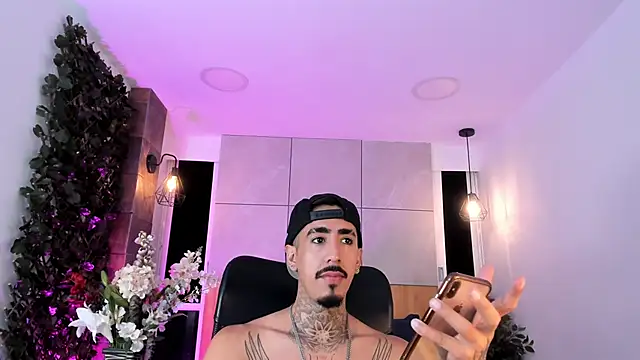 Snapshot of Donovan_Desmond chatting on 5, 3, 2026 Donovan Desmond online show from 5, 3, 2026