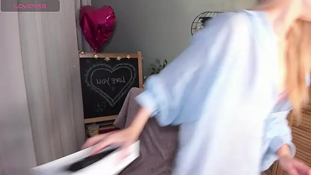 mishapallmer online show from 2, 10, 2025