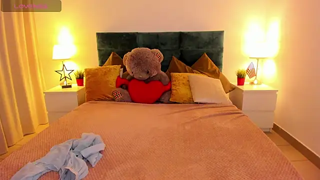 mishapallmer online show from 11, 10, 2025