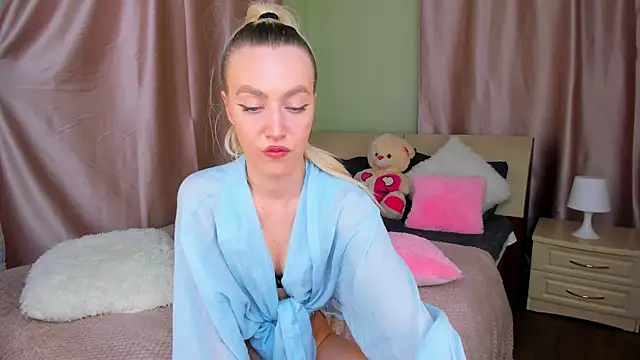 mishapallmer online show from 30, 4, 2026