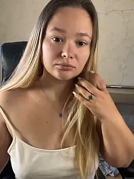 Snapshot of CaramelleSugar_ chatting on 24, 9, 2025 CaramelleSugar online show from 24, 9, 2025