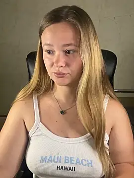 Snapshot of CaramelleSugar_ chatting on 25, 9, 2025 CaramelleSugar online show from 25, 9, 2025