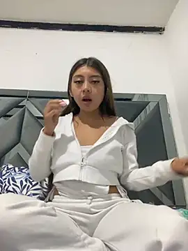 Sara-cooper2 online show from 26, 11, 2025