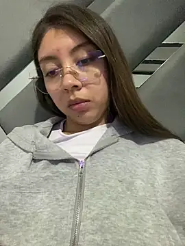 Sara-cooper2 online show from 29, 4, 2026
