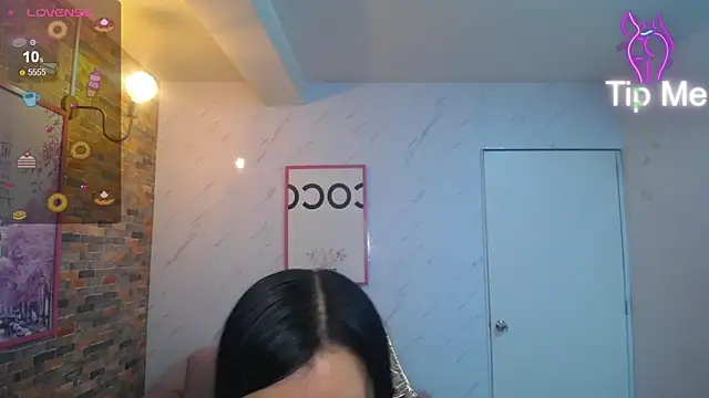 Eilyn love b online show from 30, 9, 2025