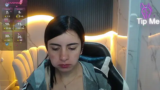 Eilyn love b online show from 13, 10, 2025