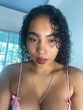 Snapshot of SophieD chatting on 27, 4, 2026 SophieD online show from 27, 4, 2026