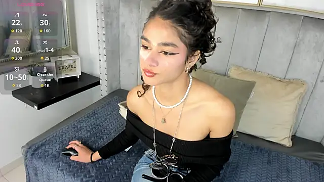 Snapshot of Puffy_Hearts chatting on 7, 10, 2025 Puffy Hearts online show from 7, 10, 2025