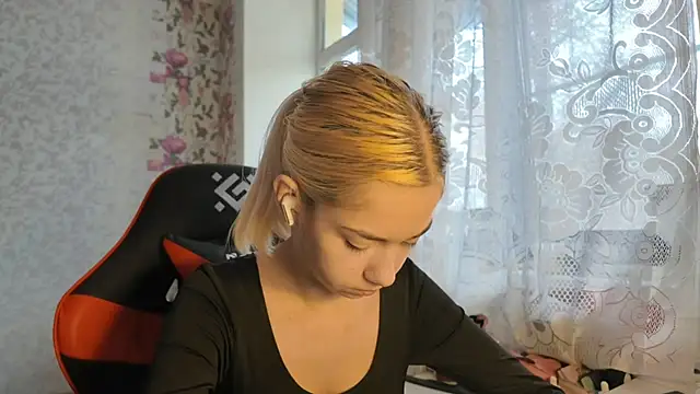 Witching Moon online show from 5, 11, 2025