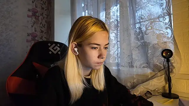 Witching Moon online show from 11, 11, 2025