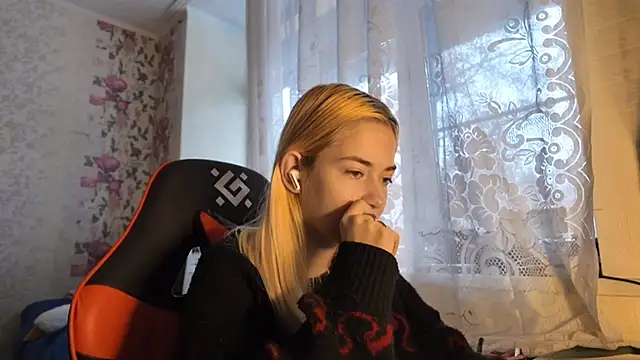 Witching Moon online show from 17, 11, 2025