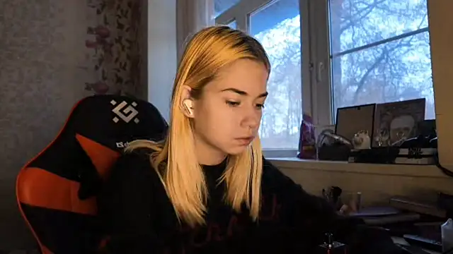 Witching Moon online show from 25, 11, 2025