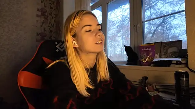 Witching Moon online show from 3, 12, 2025