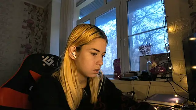 Witching Moon online show from 18, 12, 2025