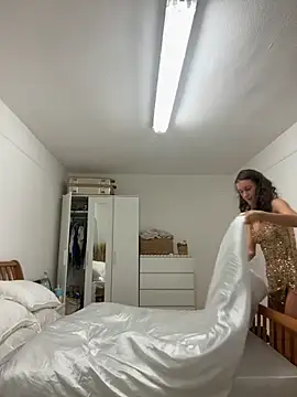 Snapshot of MilaRenee chatting on 21, 9, 2025 MilaRenee online show from 21, 9, 2025