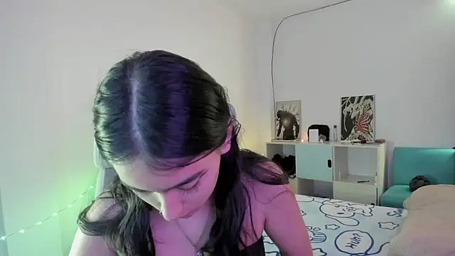 Snapshot of namiiwhite chatting on 12, 9, 2025 namiiwhite online show from 12, 9, 2025