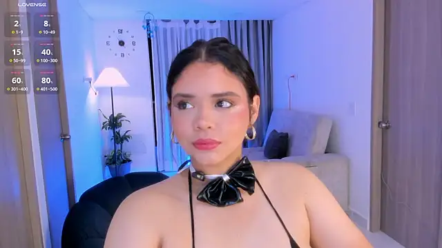 Snapshot of NikaVelvet1 chatting on 10, 4, 2026 NikaVelvet1 online show from 10, 4, 2026