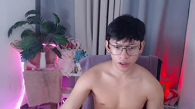 Snapshot of pinkcock_froi2305 chatting on 3, 3, 2026 pinkcock froi2305 online show from 3, 3, 2026