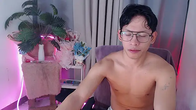 Snapshot of pinkcock_froi2305 chatting on 5, 3, 2026 pinkcock froi2305 online show from 5, 3, 2026