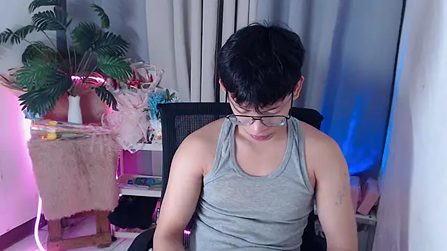 Snapshot of pinkcock_froi2305 chatting on 7, 3, 2026 pinkcock froi2305 online show from 7, 3, 2026