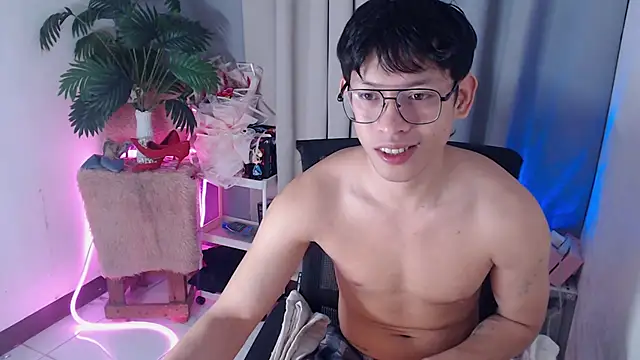 Snapshot of pinkcock_froi2305 chatting on 17, 3, 2026 pinkcock froi2305 online show from 17, 3, 2026