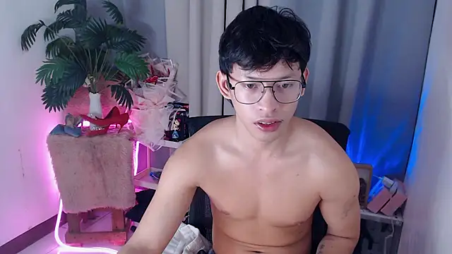 Snapshot of pinkcock_froi2305 chatting on 18, 3, 2026 pinkcock froi2305 online show from 18, 3, 2026