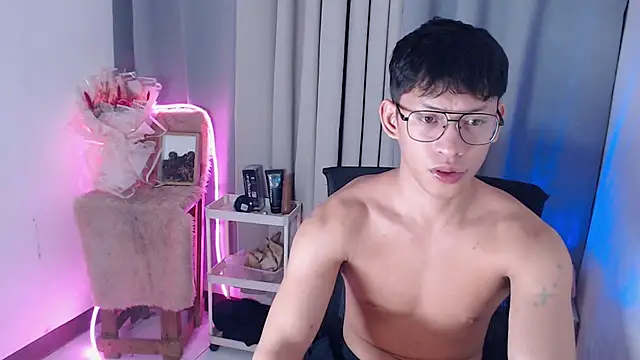 Snapshot of pinkcock_froi2305 chatting on 25, 3, 2026 pinkcock froi2305 online show from 25, 3, 2026