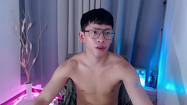 Snapshot of pinkcock_froi2305 chatting on 1, 4, 2026 pinkcock froi2305 online show from 1, 4, 2026