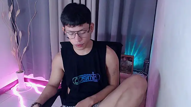 Snapshot of pinkcock_froi2305 chatting on 6, 4, 2026 pinkcock froi2305 online show from 6, 4, 2026
