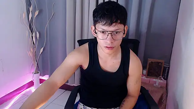 Snapshot of pinkcock_froi2305 chatting on 9, 4, 2026 pinkcock froi2305 online show from 9, 4, 2026