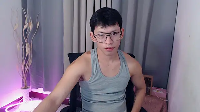 Snapshot of pinkcock_froi2305 chatting on 17, 4, 2026 pinkcock froi2305 online show from 17, 4, 2026