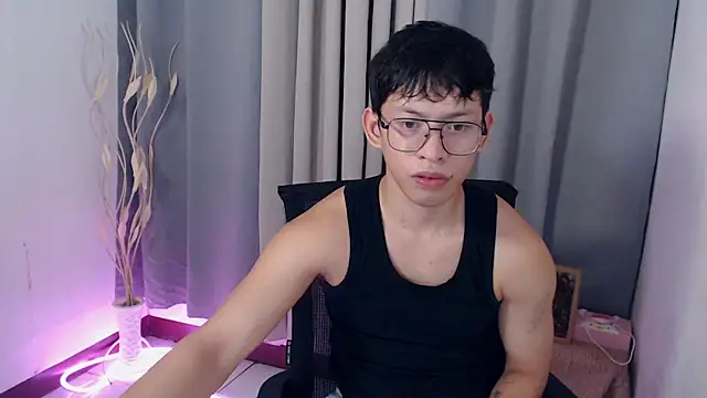 Snapshot of pinkcock_froi2305 chatting on 25, 4, 2026 pinkcock froi2305 online show from 25, 4, 2026