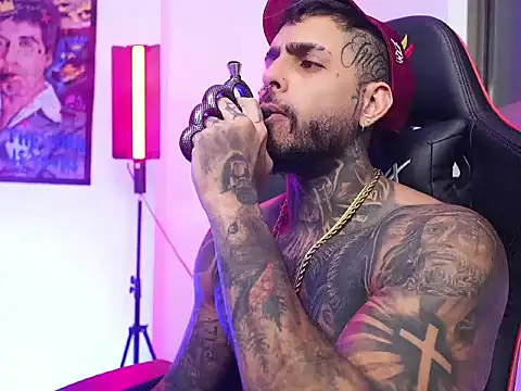 logan hugh8 online show from 9, 11, 2025