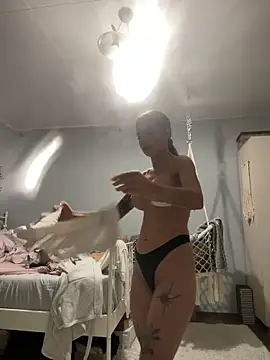 PureEllie online show from 27, 10, 2025