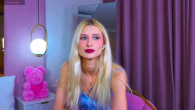 Monica Leen online show from 11, 11, 2025