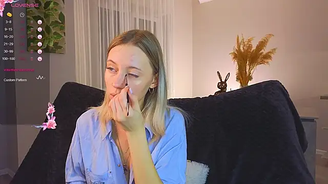 NyxaThorn online show from 11, 11, 2025